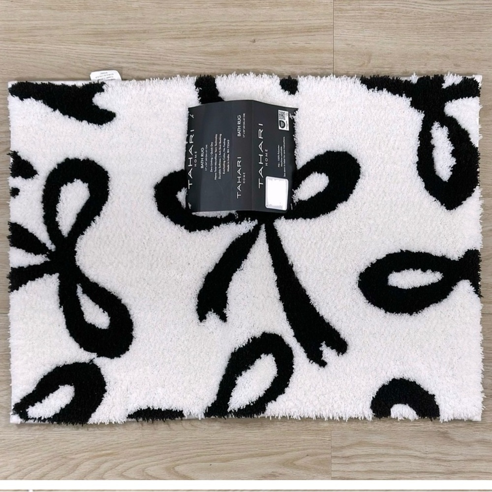 Tahari Black Coquette Bow Bathroom Bath Rug Black White Viral TikTok NEW